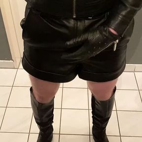 Sissy Laura Cumshot in Leather shorts and boots