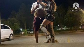 chupando o casado na praca