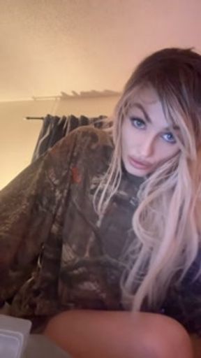 You can run but you can’t hide wearing camo still see u ho🤤🧎‍♀️‍➡️🙏🪨😶‍🌫️🫨🤤🫡