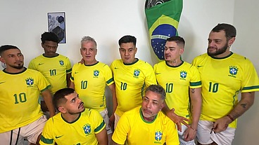 YURI GAÚCHO - GANGBANG COM JOGADORES DOTADOS FODENDO NO VESTIÁRIO DA COPA - SURUCOPA