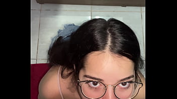 Boquete POV de Debora Mendes em Wellington Ribeiro, reflexo da bunda no espelho e facial intenso no final - COMPLETO NO SHEER.COM E RED