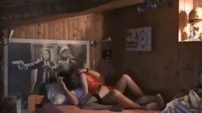 elle rebondie comme une malade sur sa queue