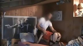 elle rebondie comme une malade sur sa queue