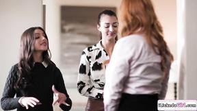 ”Lesbian staffs Double penetration fuck titty cougar client”