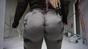 Big Ass Latina milf in yoga pants bouncing her booty