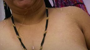 Sexy Bhabhi Want Massage with Aloevera and Creame