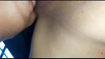 trabajando tiempo extra con chofer de la ruta de trabajo