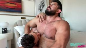 ginormous Dad acquires Worshipped And Breeds Trophy Muscle Bottom