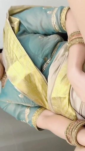 Desi Girl Dildo Masturabting