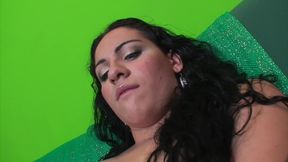 Big butt shemale Raissa Sampaio tugs her meat