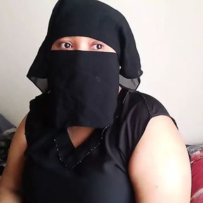 Desi Muslim Aunty Fucked By Stepson when she was alone in bed