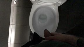 risky! jerking off in a public toilet (23cm) / teen boy / cute boy / hidden