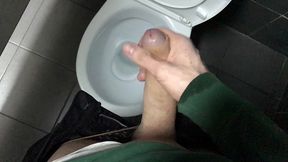 risky! jerking off in a public toilet (23cm) / teen boy / cute boy / hidden