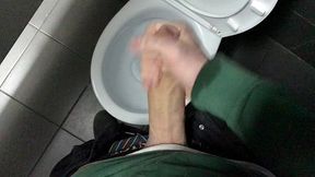 risky! jerking off in a public toilet (23cm) / teen boy / cute boy / hidden