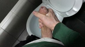 risky! jerking off in a public toilet (23cm) / teen boy / cute boy / hidden