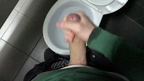 risky! jerking off in a public toilet (23cm) / teen boy / cute boy / hidden
