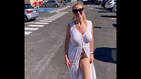 6&egrave_me jour &agrave_ Ibiza Habill&eacute_e d'_une robe blanche longue, je pars m'_exhiber ...