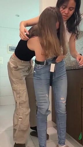 The Tribbing That Wets Lesbians' Pussies