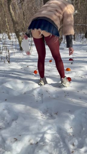 I pick fruit without panties in the snow