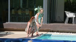 rampant robbery part 1: bi besties leya desantis and veronica leal share a glass dildo in the hot tub gp3341