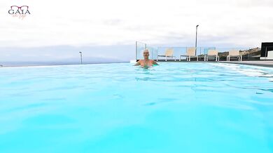 UNDERWATER BIG BOOBS MILF ANAL CREAMPIE