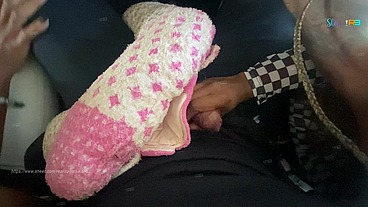 Realizador Baiano em viagem se aventurando com duas mulheres casadas menage, sexo no avião. Comedor exibicionismo durante voo no aeroporto . bbc threesome with two wife on the plane