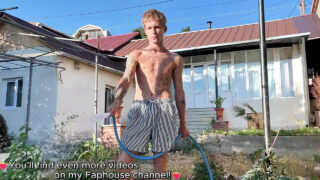 Hjemmelavet klip af amatør tatoverede teen homoseksuelle ludere, der bliver analt kneppet