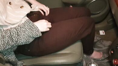 Desperate Girl Pees Her Brown Jeans In The Car!