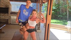 Paula's muscle power! LIFT & CARRY