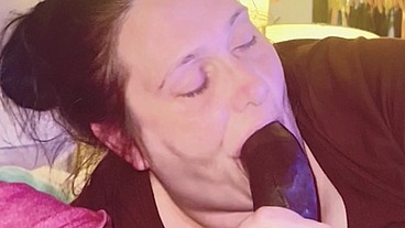 Hot thick midget suck and slurping on a bbc