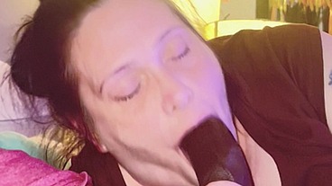 Hot thick midget suck and slurping on a bbc