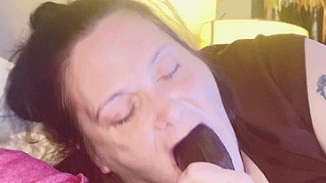 Hot thick midget suck and slurping on a bbc