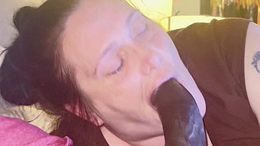 Hot thick midget suck and slurping on a bbc