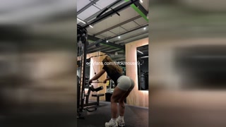 18yo TikTok Girl Squirts Pussy Dry with Massage Gun Live