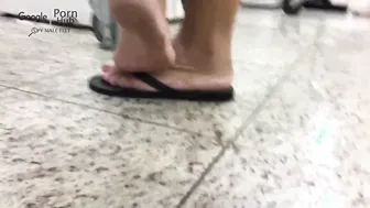 Twink shows off masculine soles and feet for worship
