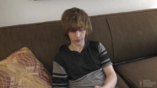 Blowjob, creampie, cumshot, bareback, daddy – ภาพยนตร์ POV ของหนุ่มน้อย Elis Ataxxx ที่ถูกกระทำทางทวารหนักโดยไม่สวมถุงยางอนามัยด้วยอวัยวะเพศชายขนาดใหญ่