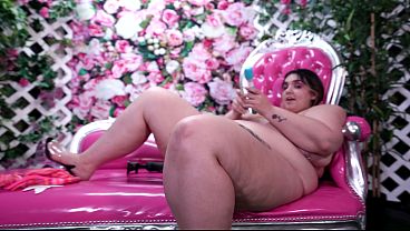 Cute Fat Babe Rose D Kush Provides for Herself JM1004