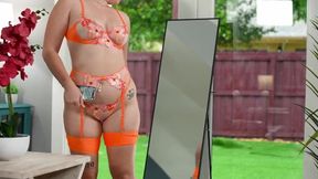 Behind the Scenes with Maisey Monroe: Discover Her Lingerie Strips and Stunning Curves!