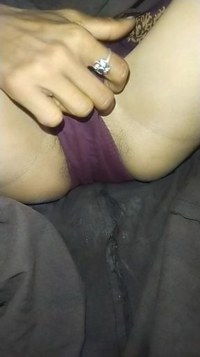 Maniha Bhabhi Shows Her Pussy for the First Time