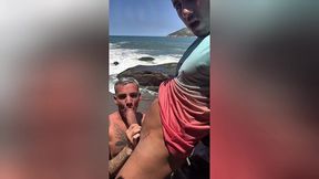 dotadao meteu mais forte e sem camisinha no cuzinho do twink branquinho / gifted put harder and without a condom in the ass of the white twink