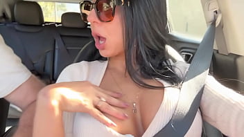Renatinha Mello &bull_ &quot_Pedi pra ele parar o carro&hellip_ e troquei de roupa bem ali&quot_