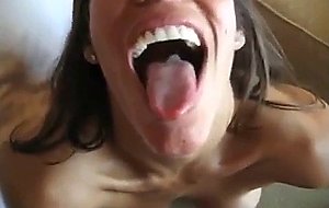 Amateur latina milf works the felation for cum