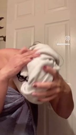 Miss Mara Unboxes Argan Oil + Shae Butter Conditioner