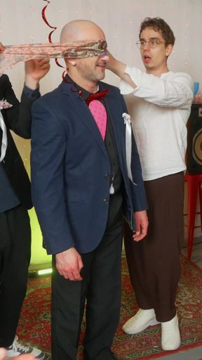 Will the Groom guess where his Bride's Boobs are?
