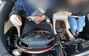 A frustrated married woman makes me ejaculate with a handjob while driving
