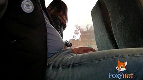 chupando una verga en el autobus y terminamos follando