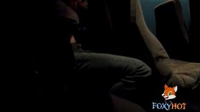 chupando una verga en el autobus y terminamos follando