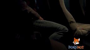 chupando una verga en el autobus y terminamos follando
