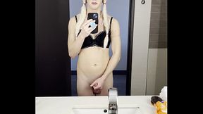 Sexy Crossdresser Jerking Off in Las Vegas