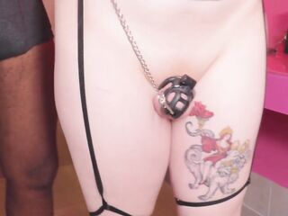 CUCKOLD GAVE IT TO THE EATER AND CUMMED OUT OF TOUCHING HIMSELF WITH HIS SHLONG IN HIS BOOTY